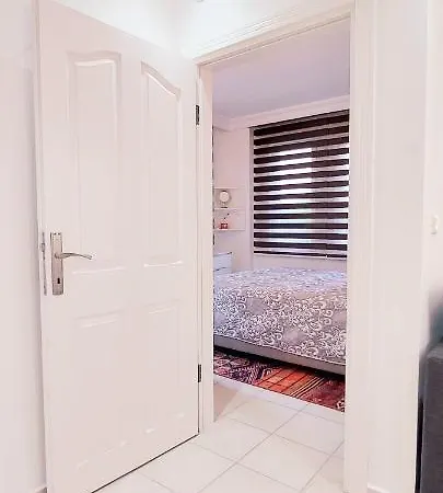 Apartament 1 *
